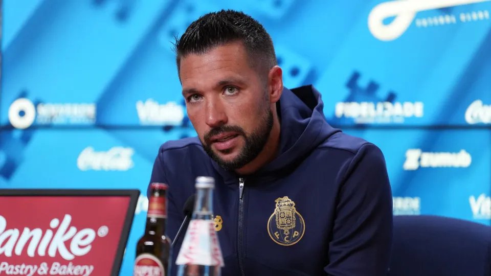 Assalto a Bednarek, o mercado e indiretas a rivais. O que disse Farioli