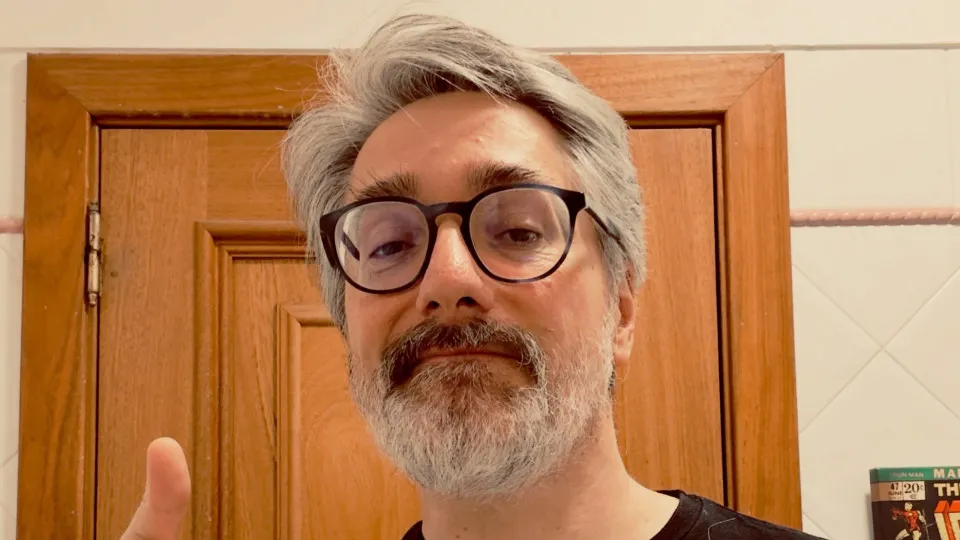 Em casa, Nuno Markl celebra conquista: "Menos 17 quilos"