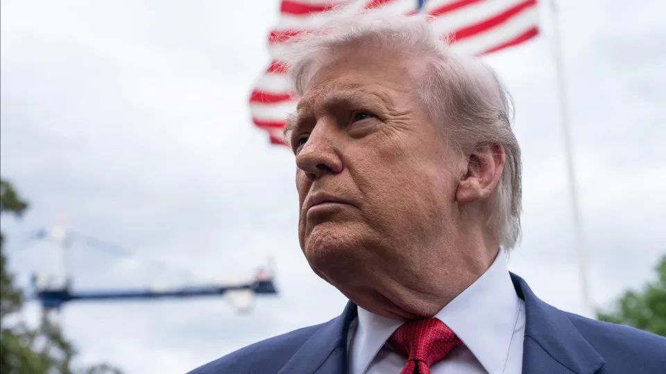 Resposta do Irão à proposta dos EUA "é totalmente inaceitável", diz Trump