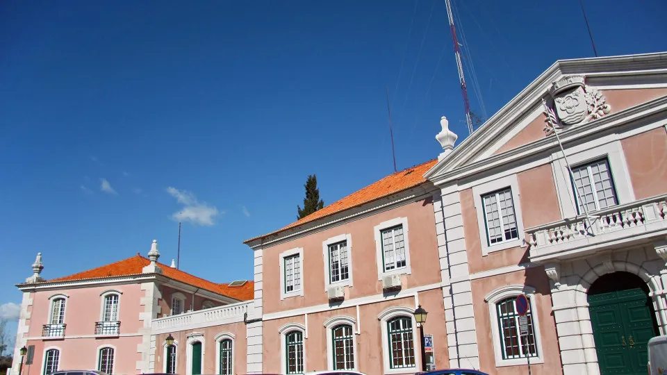 TdC: Oeiras mantém ilegalidade em 49 dirigentes em regime de substituição