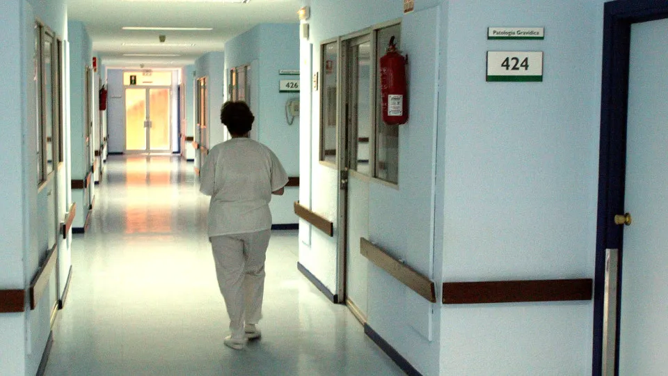 Falta de 14 mil enfermeiros coloca SNS em "risco de colapso"