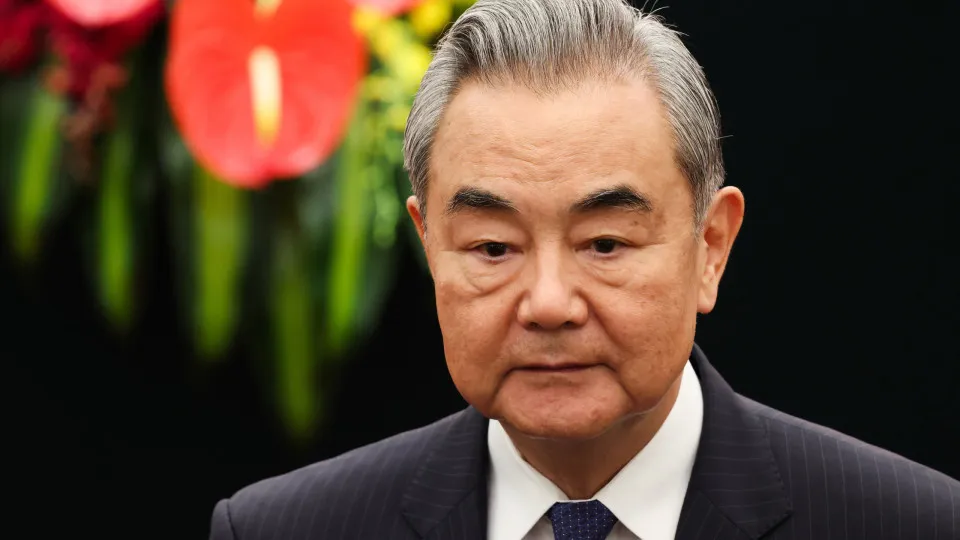 China pede ao Paquistão que intensifique mediação entre EUA e Irão