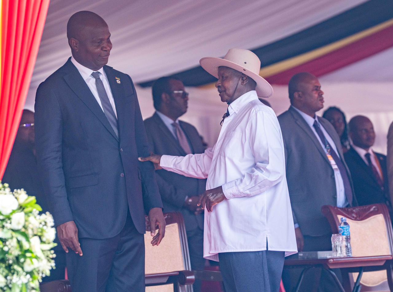 COMBATE AO TERRORISMO: Chapo quer reforçar cooperação com Uganda