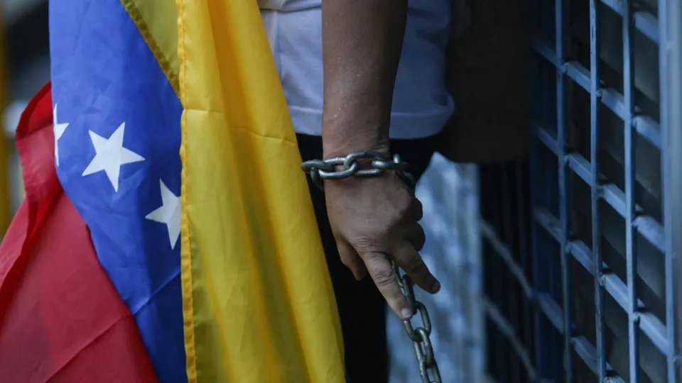 Venezuela continua "a violar direitos de cidadãos" de dupla nacionalidade