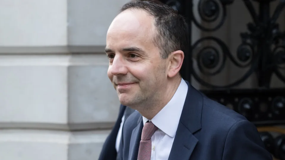 Starmer nomeia James Murray como novo ministro da Saúde