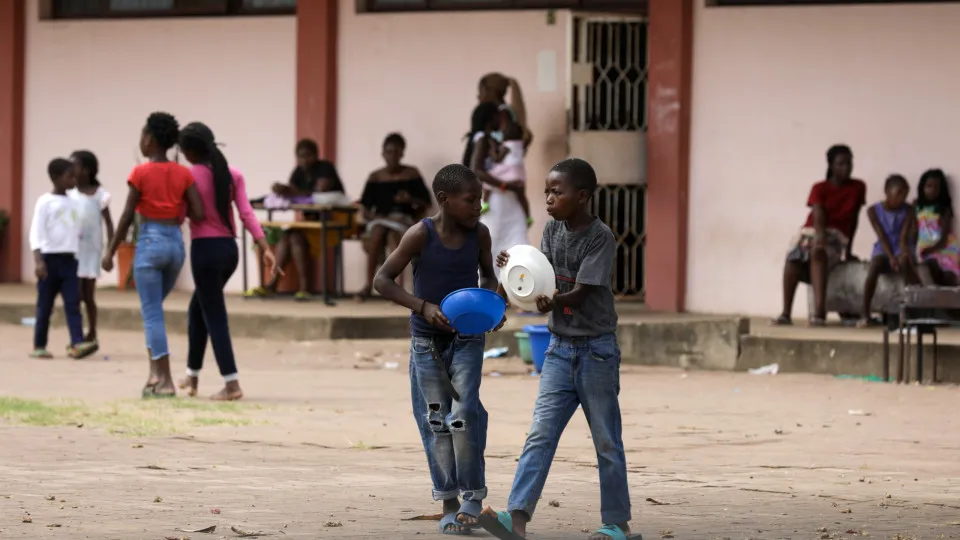 Maputo reagenda avaliações de alunos após chuvas e falta de transporte