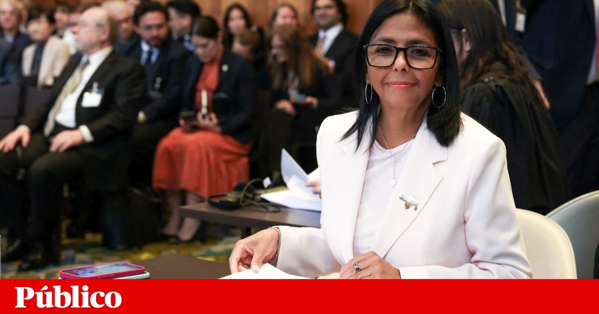 Opositores venezuelanos pedem nova comissão eleitoral e início do processo de transição