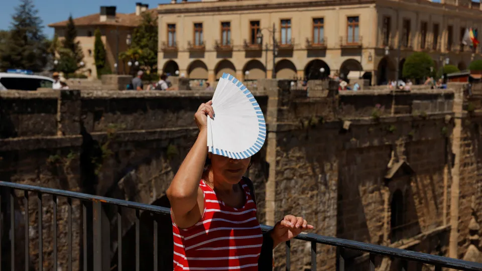 Europa prepara-se para "onda de calor" com termómetros perto dos 40ºC