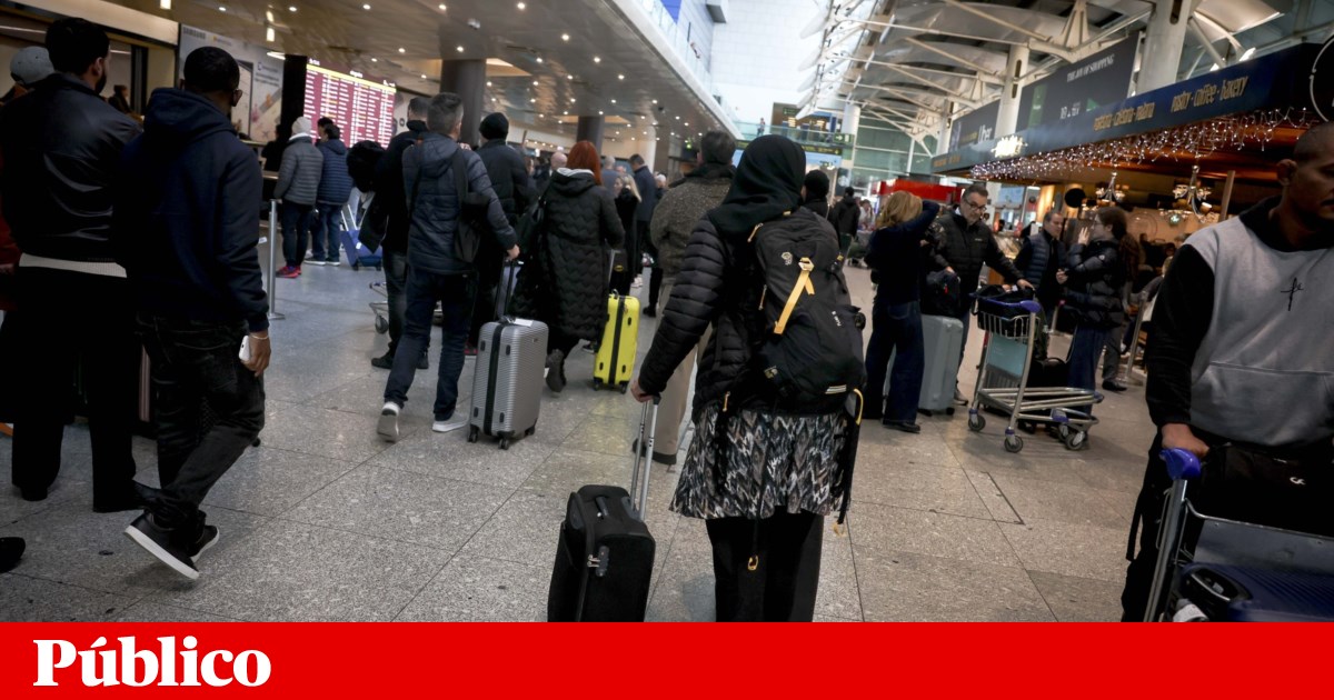Problemas técnicos causam atrasos no controlo de fronteiras do aeroporto de Lisboa