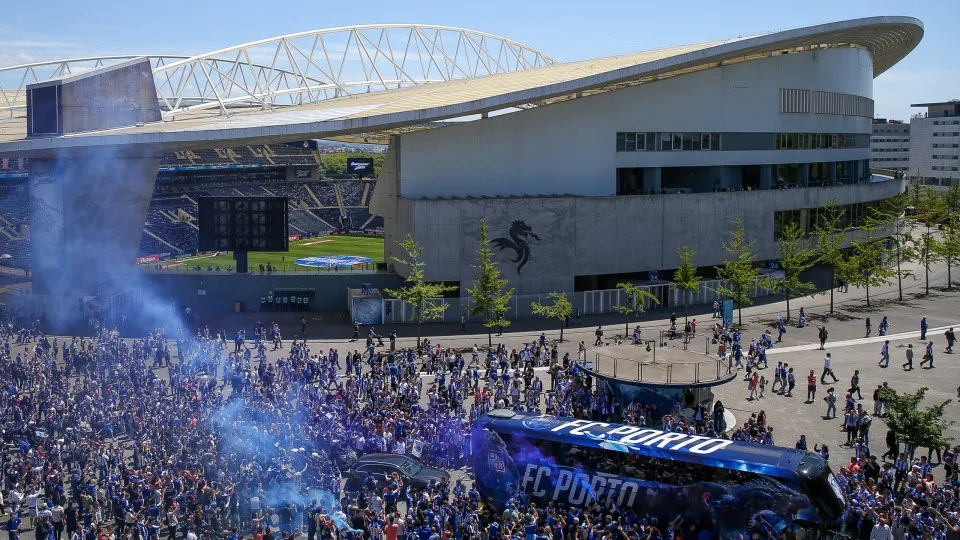 EM DIRETO: Depois do FC Porto-Santa Clara, há festa 'rija' na Invicta