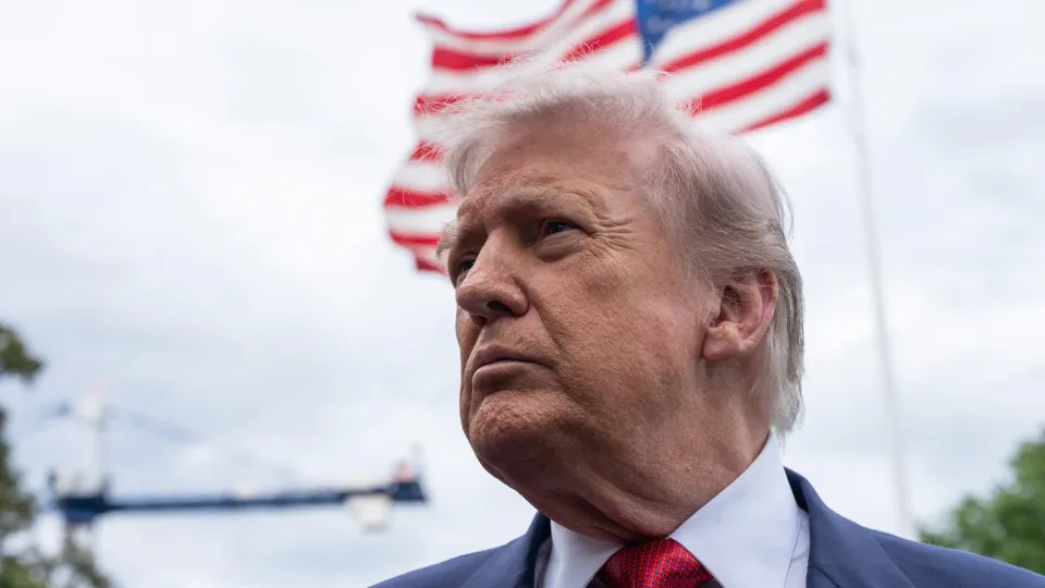 Irão? "É bom que se apressem ou não vai restar nada deles", ameaça Trump