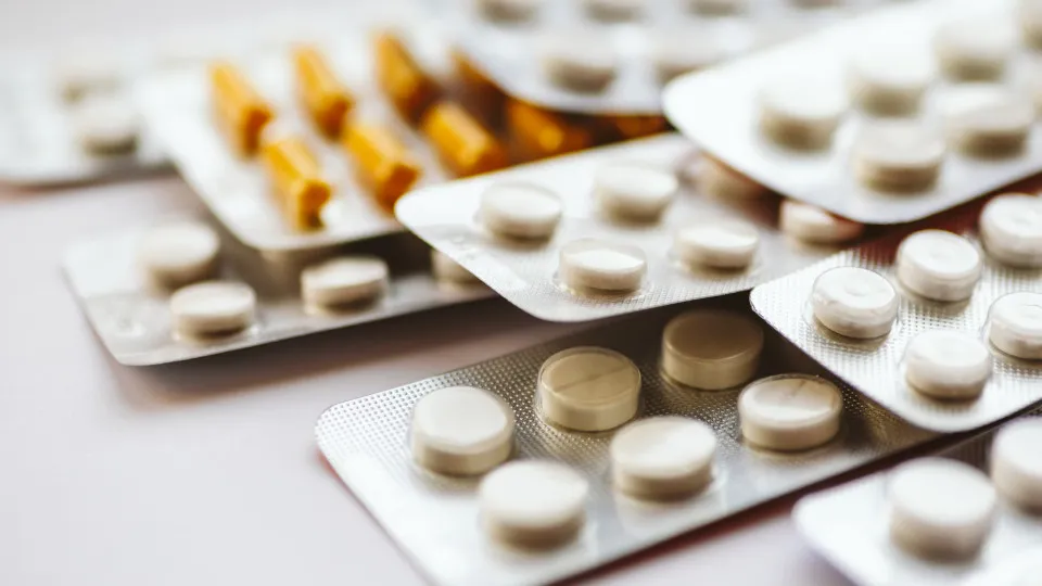 Famílias gastaram mais de 966 milhões em medicamentos no ano passado