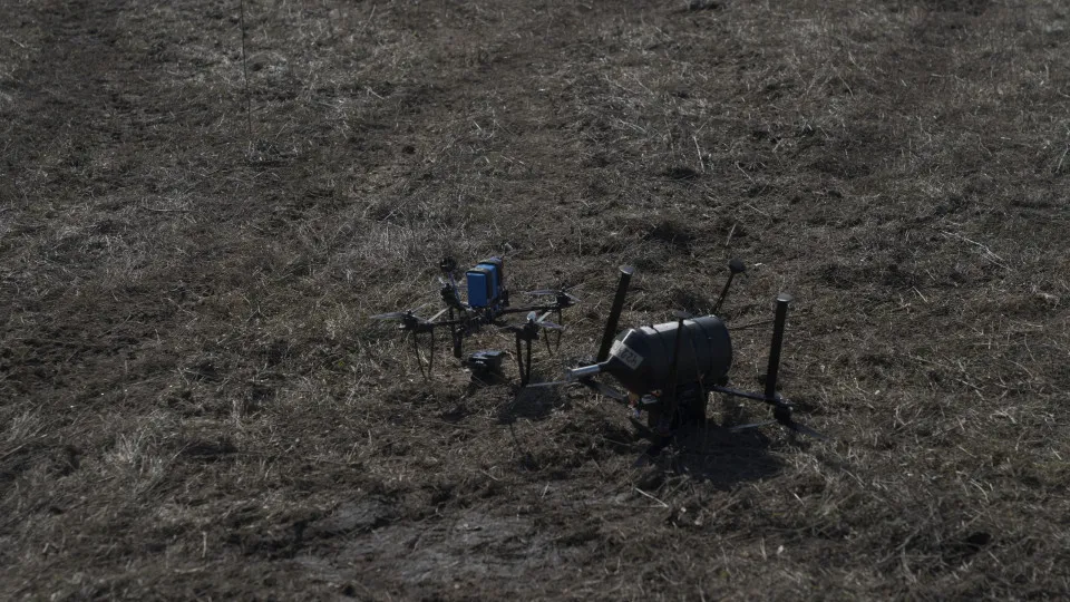 Rússia diz ter abatido 300 drones, Kyiv contabiliza 180 interceções