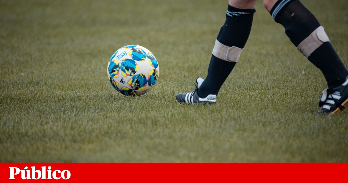 UEFA decide suspensão vitalícia para treinador checo que filmava futebolistas no balneário