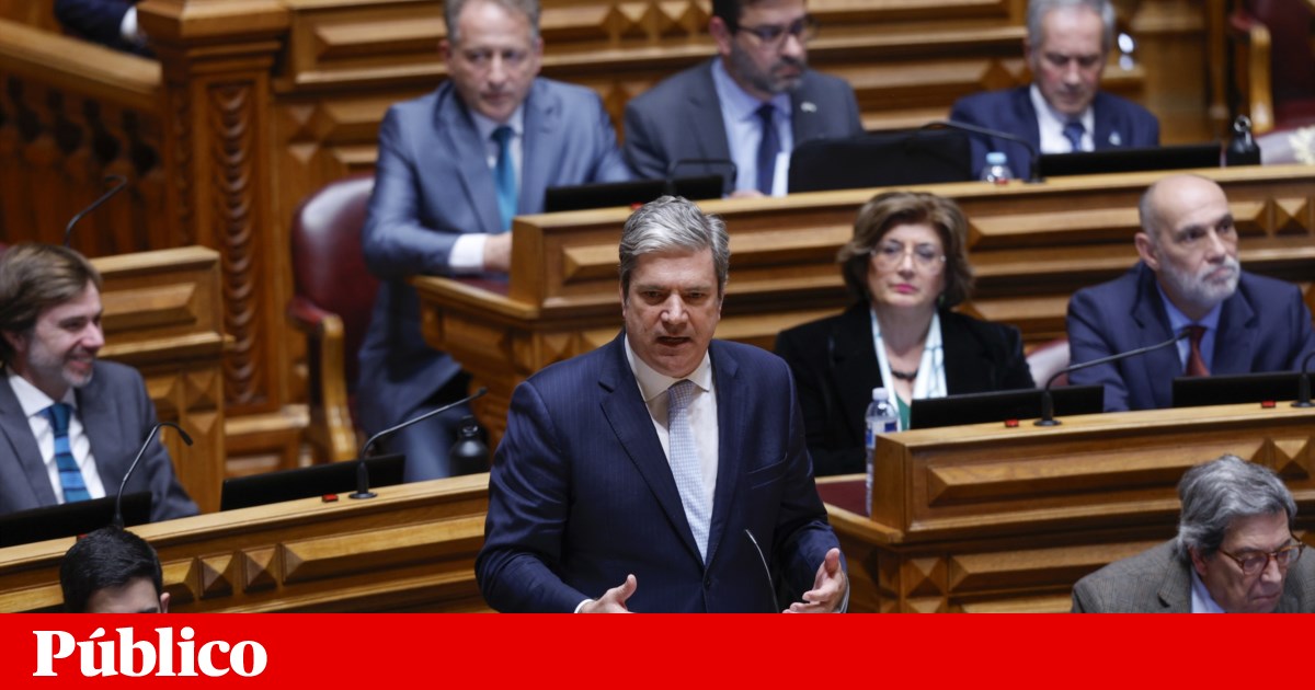 CDS alinha com PSD e aponta revisão constitucional para perto de 2027