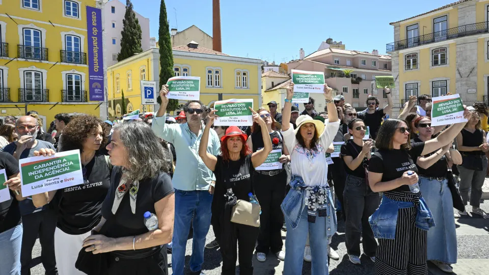 Agência Lusa em greve de 24 horas. Há concentração em frente à Assembleia