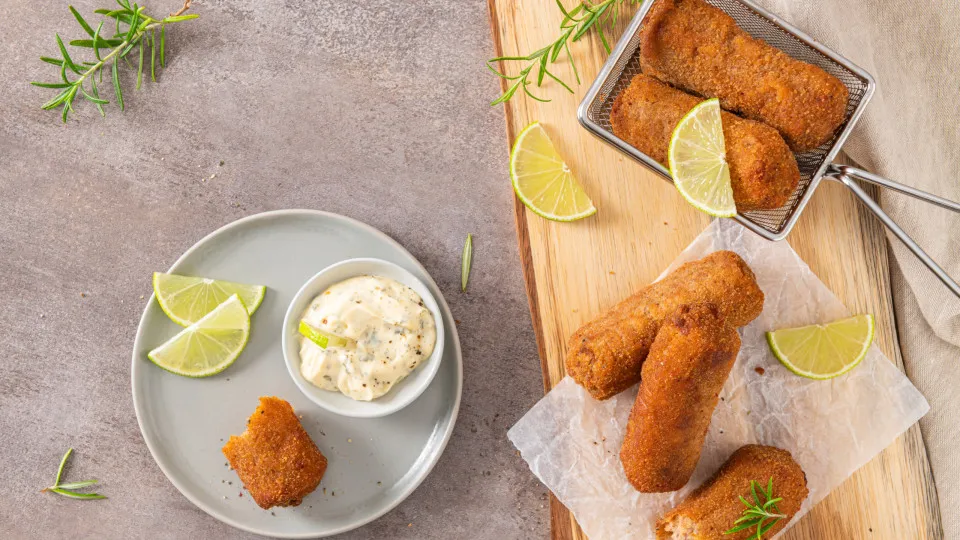 A receita de croquetes saudáveis na air fryer ideal para levar na marmita