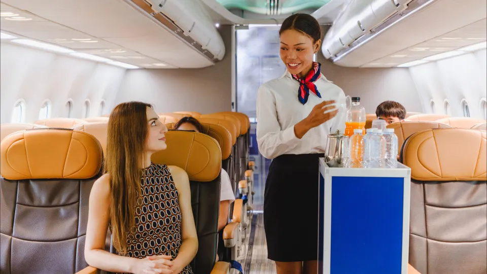 Erro comum em viagens de avião que pode elevar risco de trombose