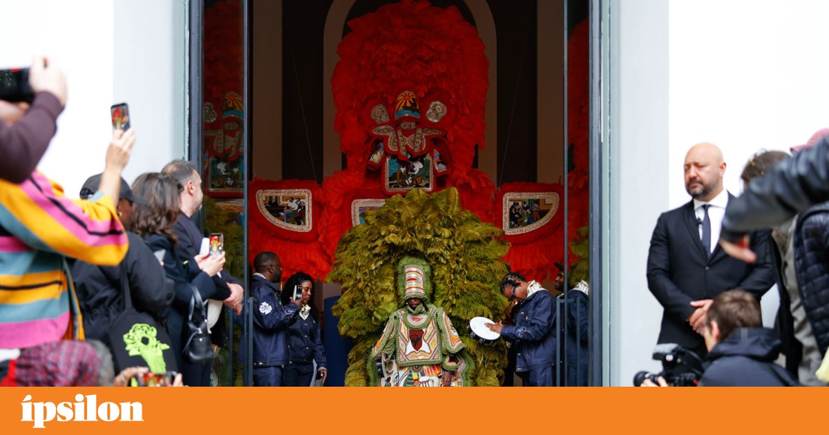 Na Bienal de Veneza, a poesia inacabada — e estrangulada pelo mundo