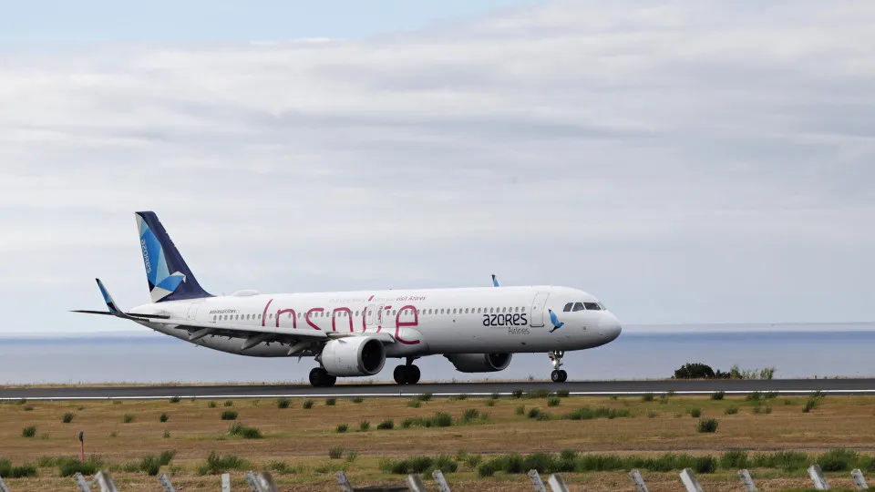 Caderno de encargos propõe venda de pelo menos 75% da Azores Airlines