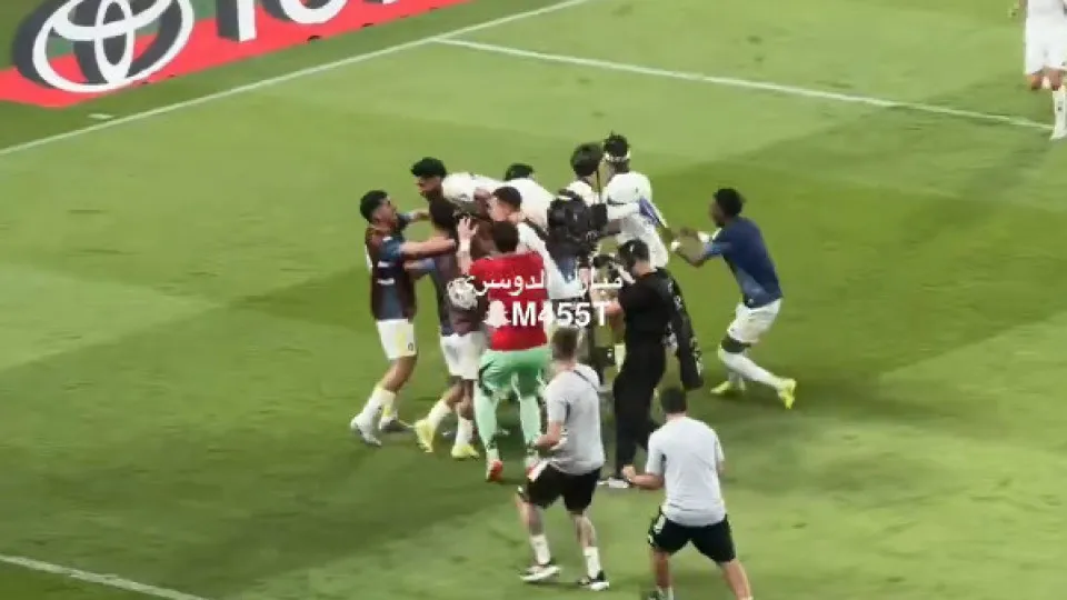Já são 972. Ronaldo marca livre direto e deixa Al Nassr perto do título