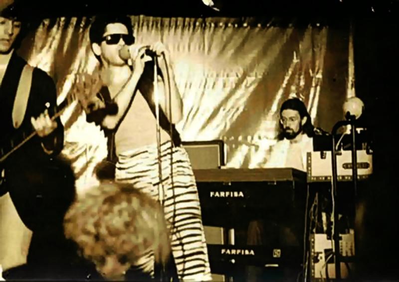 Morreu Carlos Gonçalves Pereira, vocalista Ultravioleta dos Corpo Diplomático