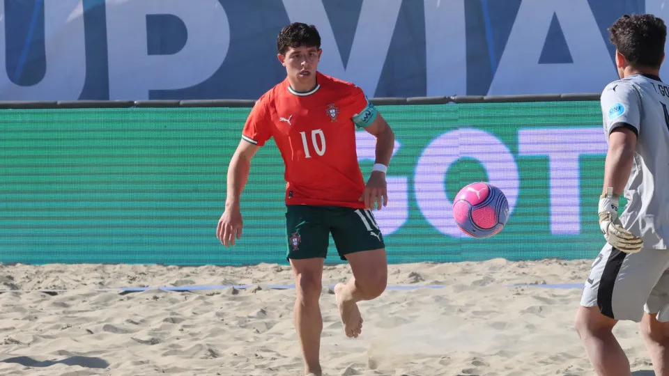 Bruno Pola melhor jogador jovem do mundo de futebol de praia