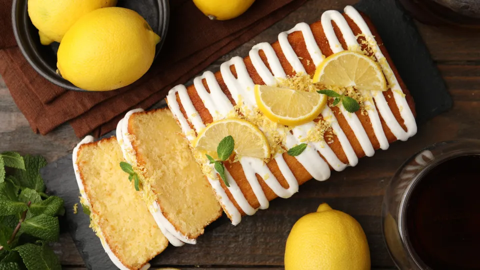 Fresco e delicioso! A receita de bolo de limão com sementes de papoila