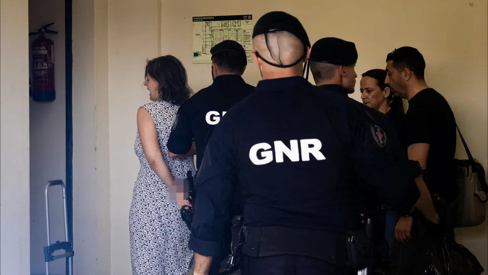 "Parecer doidinhos". Mãe e padrasto terão alinhado defesa diante da GNR