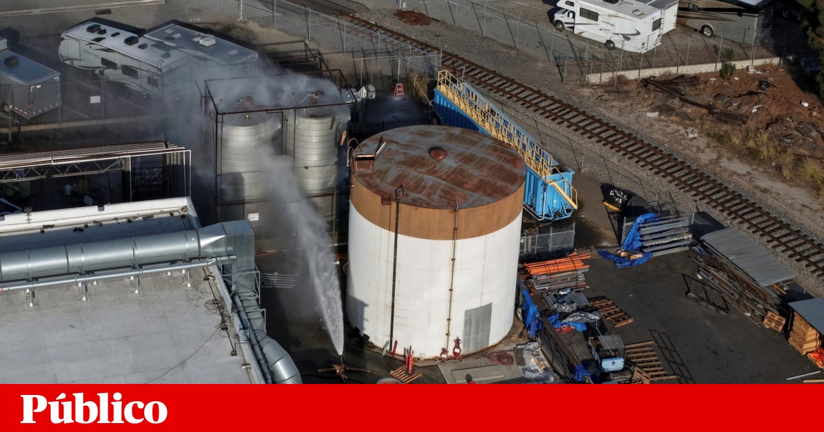 Risco de fuga química obriga a retirada de casa de milhares de pessoas na Califórnia