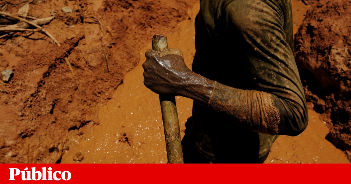 Deslizamento de terras mata 28 garimpeiros em mina de ouro em Angola