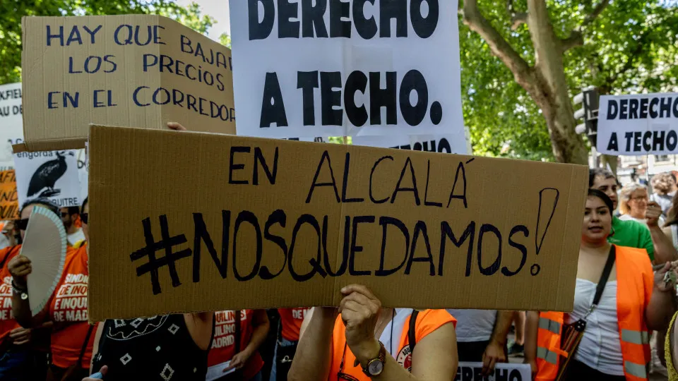 Milhares protestam em Madrid contra aumento do custo da habitação