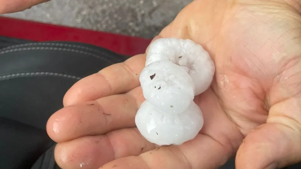 Queda de granizo em várias zonas do norte do país. Eis as imagens