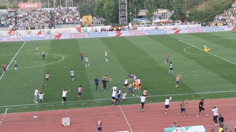 Euforia no Jamor após Torreense bater o Sporting e vencer a Taça