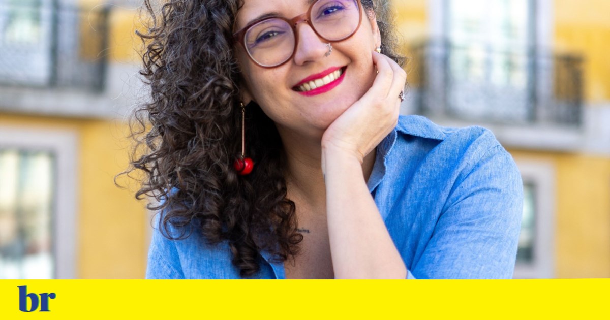 Escritora brasileira transforma em poesia a dificuldade de ser mãe e imigrante