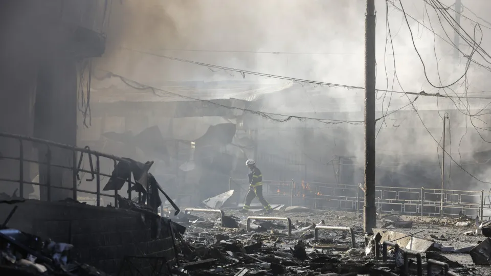 Rússia avisa estrangeiros para saírem de Kiev devido a novos ataques