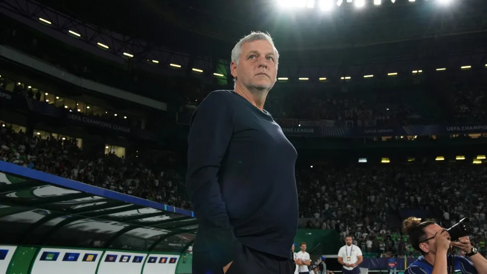 Lille anuncia saída de Bruno Genesio após qualificação para a Champions