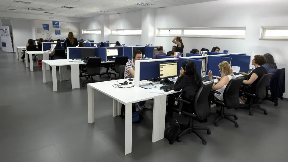 Mais de metade dos trabalhadores dos contact centers com contratos sem termo