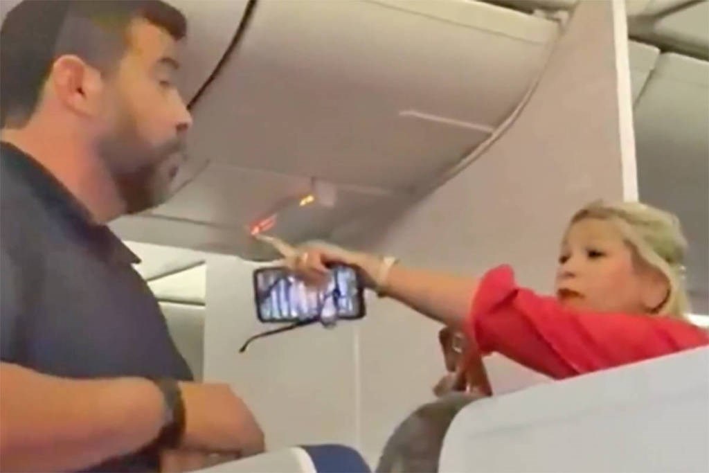 Polícia entra em avião da brasileira Latam na Alemanha após confusão sobre assentos