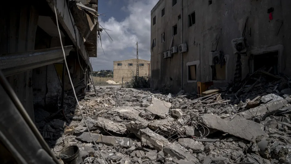 Ataques israelitas no Líbano causaram 31 mortos, diz governo libanês