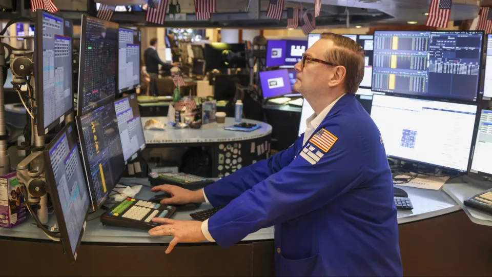 Wall Street fecha com recordes do S&P500 e Nasdaq