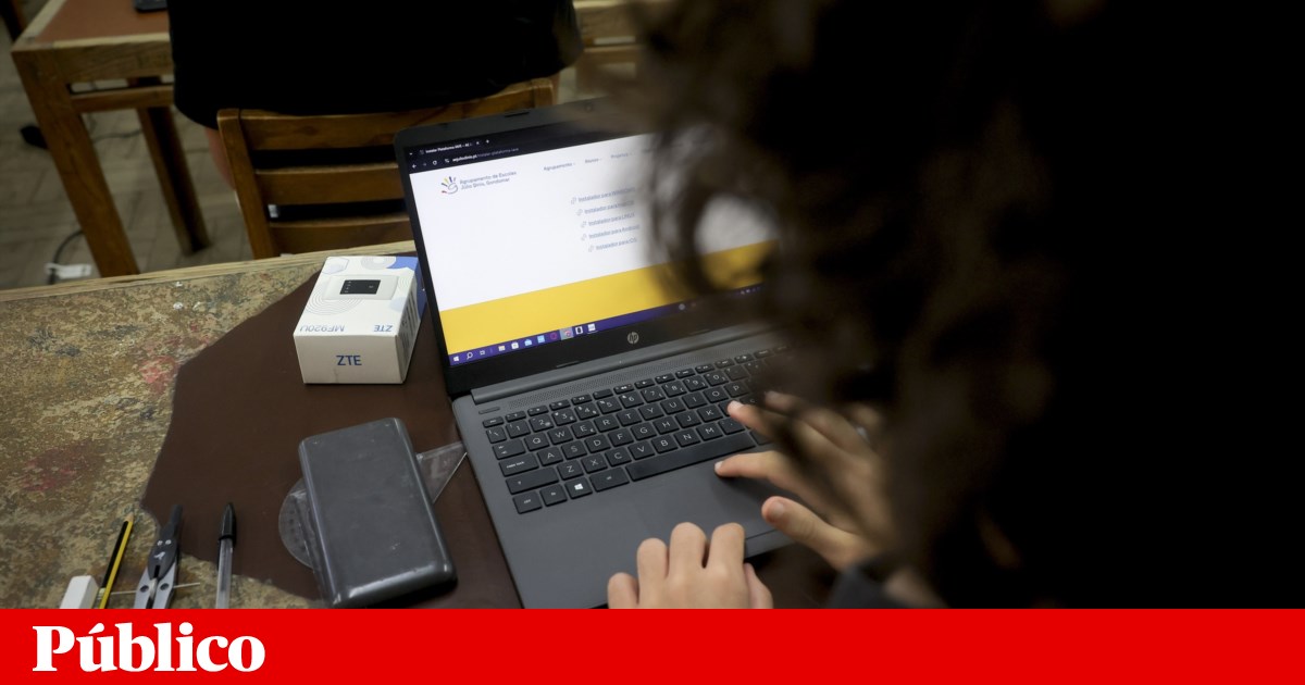 Para que serviram as provas Moda? Professores criticam atrasos nos resultados e defendem regresso ao papel