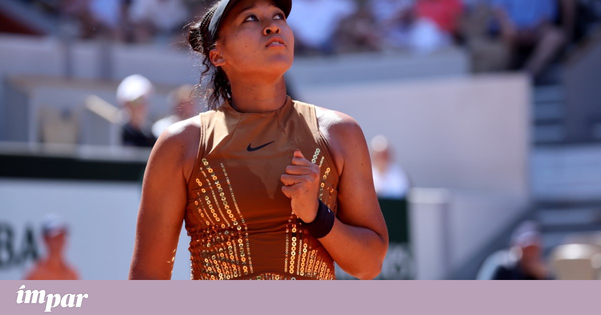A moda vai a jogo: Naomi Osaka entra em Roland Garros vestida de alta-costura