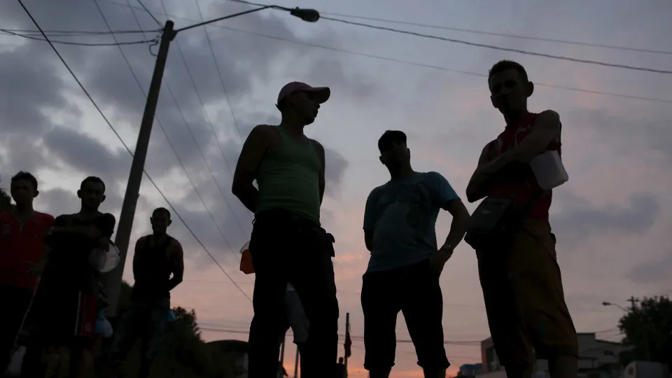 HRW denuncia abandono de migrantes cubanos deportados dos EUA