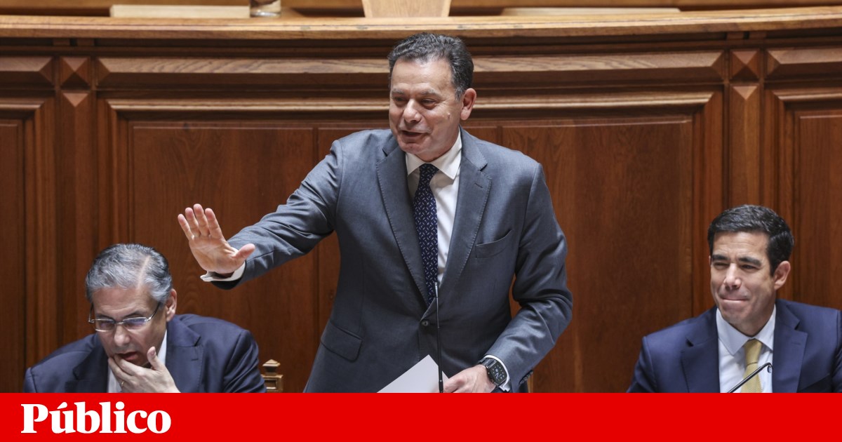 Criticado pela oposição e Passos, Montenegro diz-se “corredor de <em>endurance</em>”