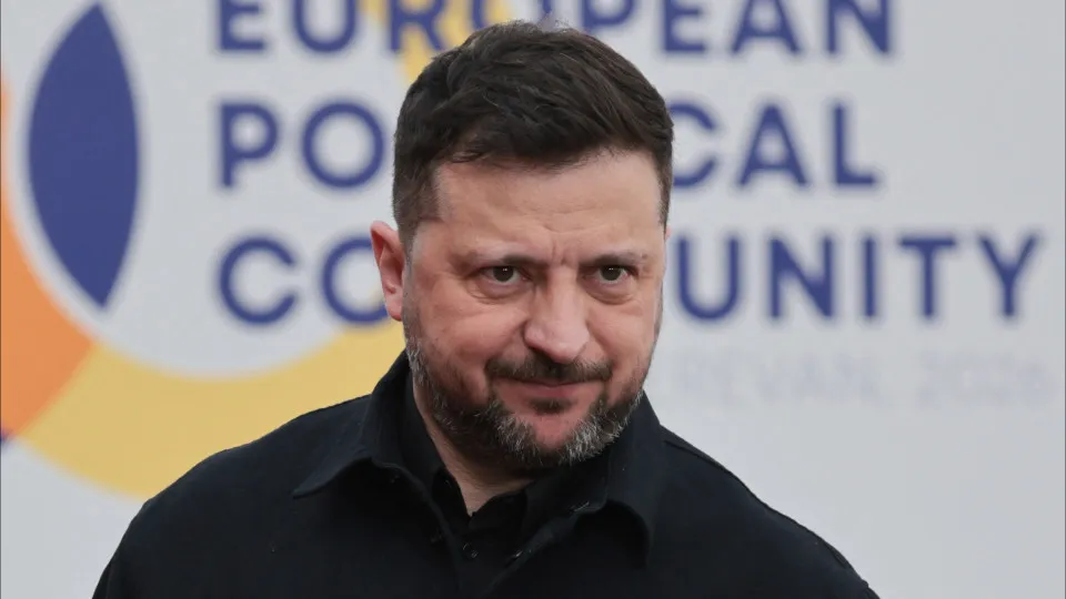 Zelensky garante que pressiona EUA para obter mais mísseis Patriot
