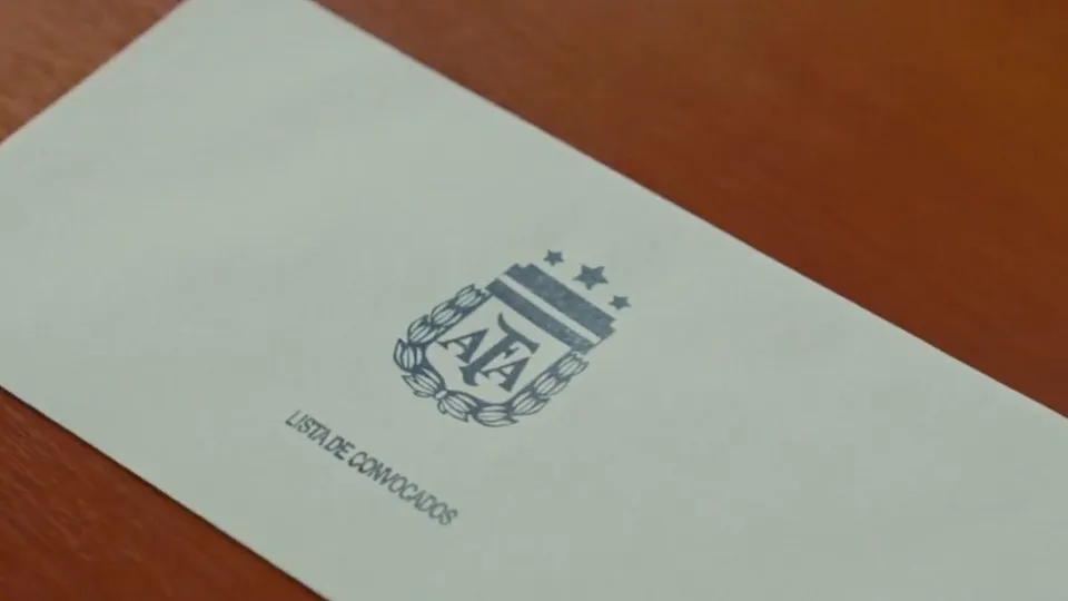 Messi e Otamendi nos eleitos da Argentina para o Mundial. Prestianni fora