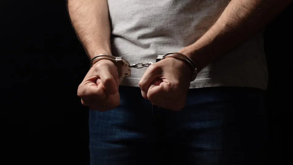 Detido por raptar, agredir e coagir para cobrar dívida de droga no Norte