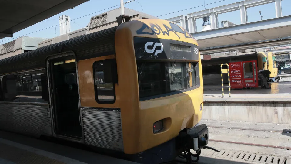 Circulação na Linha de Cascais retomada após atropelamento mortal