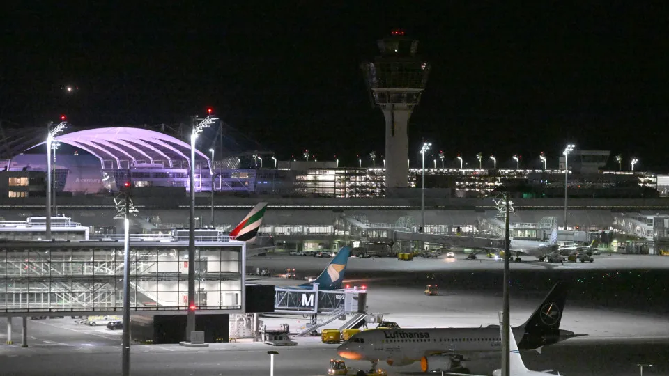 Voos no aeroporto de Munique interrompidos por suspeita de drone